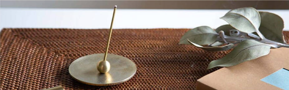 香立 Incense Holder